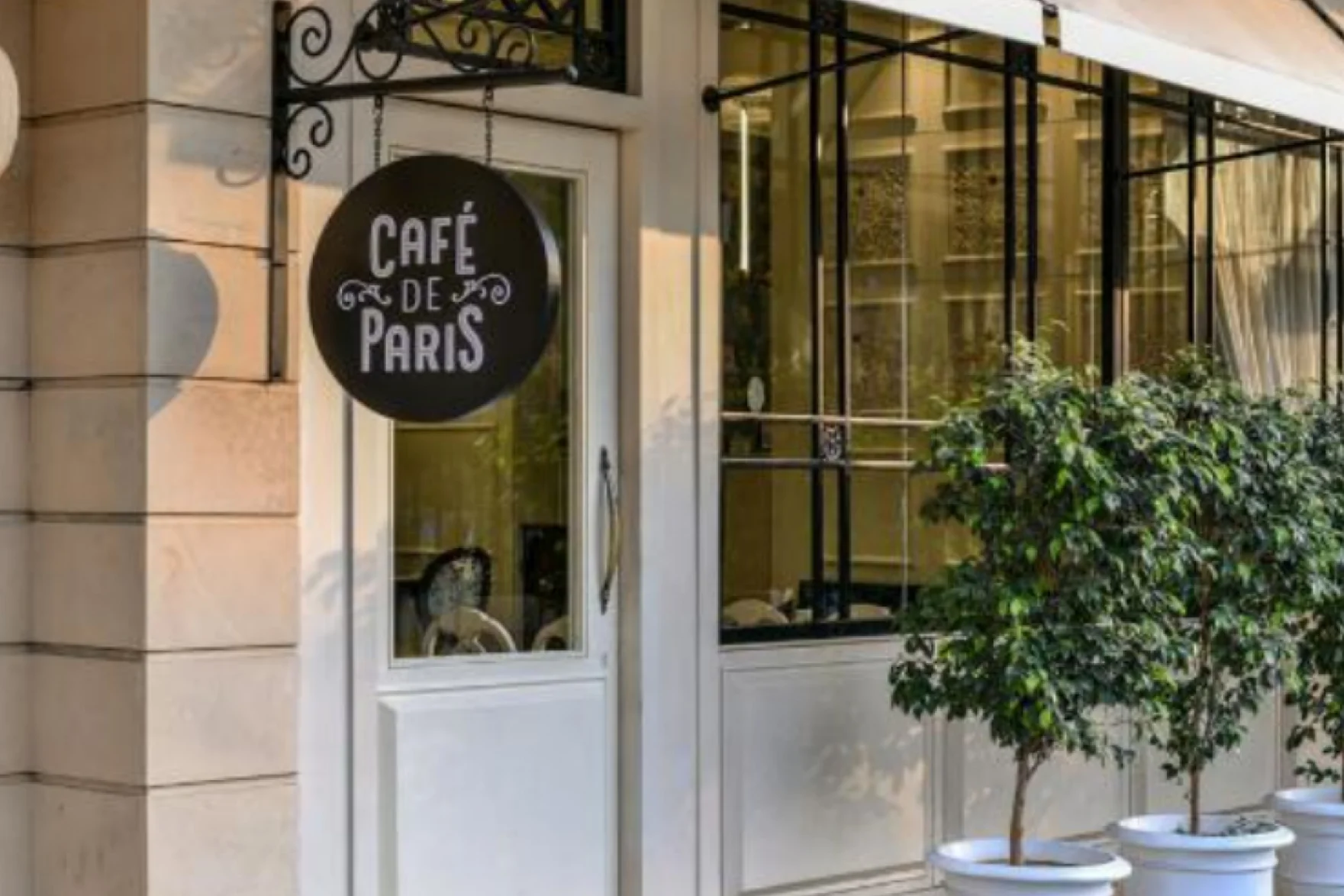 Cafe De Paris interior design by Circle Design